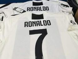 Heboh Ronaldo Berseragam Juventus di Media Sosial