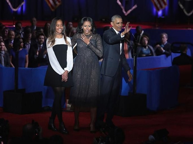 Menurunkan jejak ayah dan ibunya yang cerdas, Malia pun berhasil menapakkan kakinya di universita paling bergengsi di dunia yakni Harvard University.  Foto: dok. Getty Images