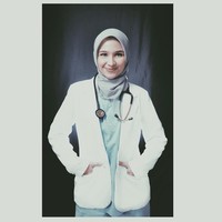 Salah satu adik Zeezee Shahab yang bernama Sarah Shahab kini berprofesi sebagai dokter. Memiliki wajah Arab yang khas, tak heran jika Sarah memiliki paras manis. Foto: Instagram/SarahShahab