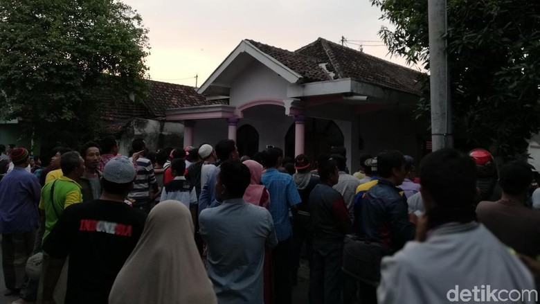 Polisi Amankan Bom Aktif hingga Buku Jihad dari TKP Ledakan Pasuruan