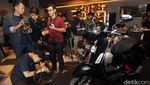 Vespa Luncurkan Sprint Carbon