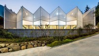 Terletak di daerah pantai cantik 300 km selatan Seoul, bangunan utama resort ini didesain berbentuk zig-zag. Inhabitat/Atelier Chang.
