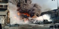 Bangunan yang Terbakar di Kampung Bandan Ternyata Gudang Kimia