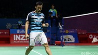 Marcus Fernaldi Gideon merayakan kemenangannya.