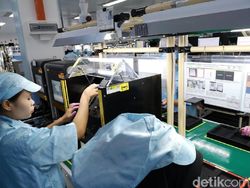 Intip Proses Pembuatan Ponsel Honor di Batam