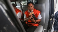 Saat menjelang setahun masa jabatan, keduanya juga kompak terjaring dalam operasi tangkap tangan (OTT) KPK. (Foto: Ari Saputra)