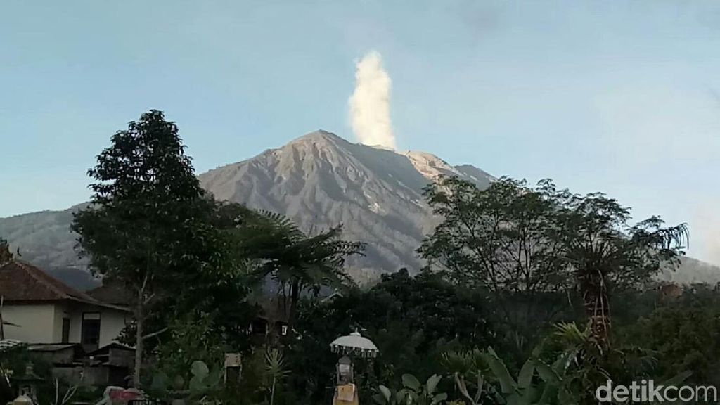 Viral Air Terjun Musiman di Gunung Agung Bali, Ini 3 Imbauan Waspada BPBD