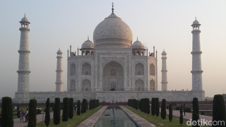 Taj Mahal Landmark India