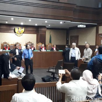 Saat Sidang BLBI Diskors Gegara Rizal Ramli Ingin Foto Bareng Hakim