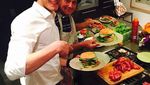 Ini Bukti Kalau Edinson Cavani Pintar Masak dan Gemar Minum Teh Mate!