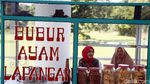 Gerobak Bubur Ayam Masuk Teras Istana Bogor
