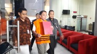 Bupati Ahmadi dan Gubernur Irwandi ditetapkan tersangka terkait kasus korupsi dana otsus. / Foto: (dok FB Irwandi Yusuf)
