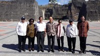Presiden World Bank Jim Yong Kim mengunjungi Garuda Wisnu Kencana di Bali.