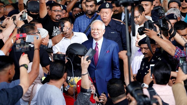 Rp 1,7 M Terkumpul Untuk Bantu Bayar Uang Jaminan Najib Razak Rp 1,7 M Terkumpul Untuk Bantu Bayar Uang Jaminan Najib Razak