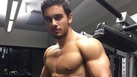 Mungkin belum banyak yang tahu siapa pria bertubuh kekar dan berperut six pack ini. Foto: Instagram/runandlift
