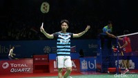 Kevin Sanjaya Sukomuljo merayakan kemenangan mereka.