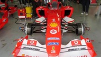 Dipamerkan pula mobil Formula One bekas Michael Schumacher, Felippe Massa, dan pebalap F1 lainnya.