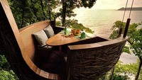 Di Thailand juga ada Birds Nest Restaurant. Lokasinya di atas pohon dengan ketinggian 4,8 meter. Bersantap di sini tentu istimewa sambil menikmati pemandangan matahari tenggelam. Foto: Istimewa