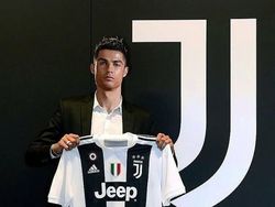 Heboh Ronaldo Berseragam Juventus di Media Sosial