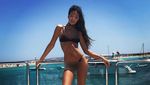 Foto: Kekasih Dele Alli yang Suka Pamer Keseksian di Pantai