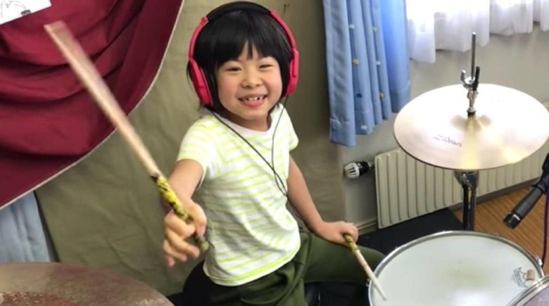 Keren! Drummer Cilik Ini Dipuji Vokalis Band Led Zeppelin