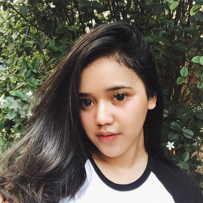 Rasyifa Prameswari juga salah satu idola Tik Tok. Memiliki paras menawan, ia pun banyak dikagumi oleh penggemar. Foto Instagram @rasyifap