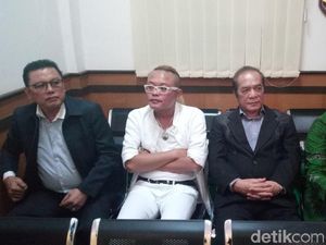 Dengan Senyuman, Sule Tetap Sembunyikan Penyebab Perceraiannya