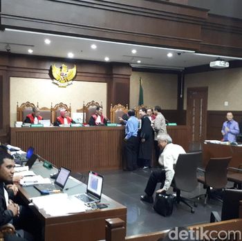 Saat Sidang BLBI Diskors Gegara Rizal Ramli Ingin Foto Bareng Hakim