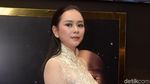 Aura Kasih, Si Seksi yang Sebentar Lagi Jadi Ibu
