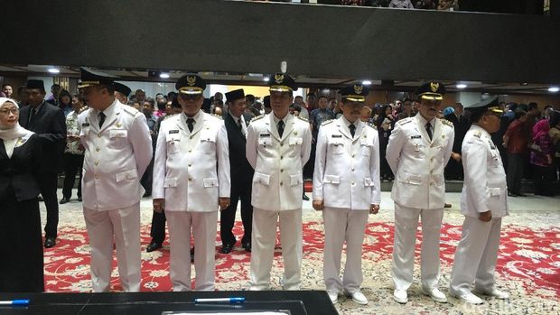 Saat Anies Merombak Kabinet