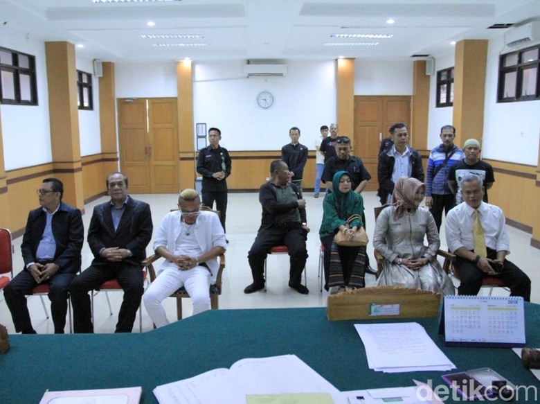 Ica Beberkan Perkenalan Suaminya dengan Istri Sule, Berawal dari Smule Ica Beberkan Perkenalan Suaminya dengan Istri Sule, Berawal dari Smule