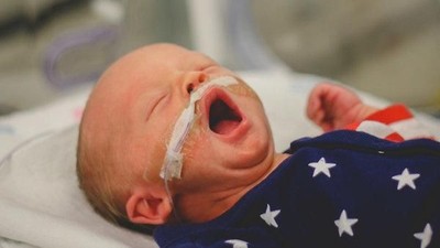 Imut Banget, Bayi-bayi di NICU Ikut Rayakan Hari Kemerdekaan AS