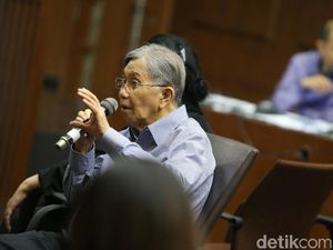 Cerita Kwik Kian Gie Tak Diacuhkan Megawati dan Jokowi