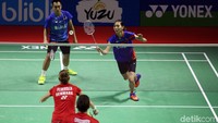 Sempat tertinggal di awal babak pasangan ganda campuran Indonesia ini berhasil bangkit dan memutar keadaan. 