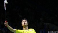 Kekalahan harus diterima Anthony Ginting usai ditundukkan wakil Tunggal Putra Jepang, Kento Momota dengan skor 14-21, 15-21.