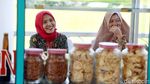 Gerobak Bubur Ayam Masuk Teras Istana Bogor