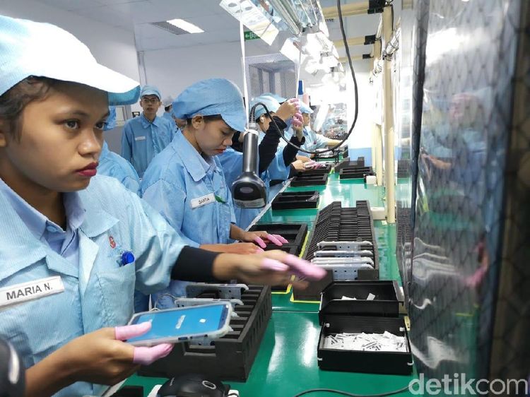 Intip Proses Pembuatan Ponsel Honor di Batam