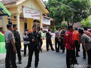 Meski Luka Terkena Ledakan, Anwar Pembawa Bom Berhasil Kabur