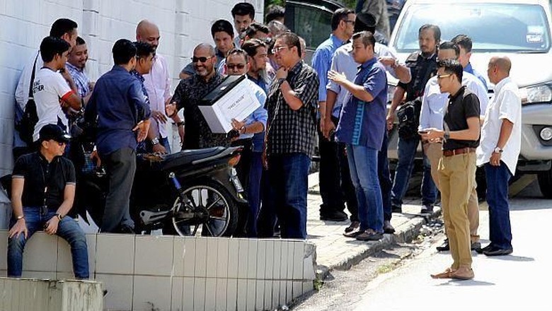 Pendukung Najib Razak Galang Dana Bantu Bayar Sisa Uang Jaminan Pendukung Najib Razak Galang Dana Bantu Bayar Sisa Uang Jaminan