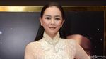 Aura Kasih Tampil Transparan di Karpet Merah