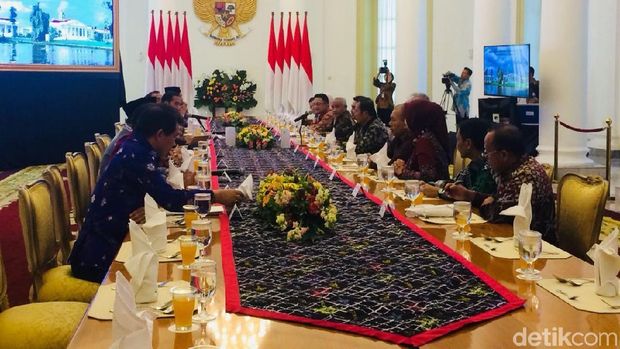 Jokowi Kumpulkan Bupati se-Indonesia di Istana Bogor