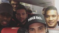Teh Mate yang dipegang Cavani ini memang dikenal sebagai teh yang memiliki antioksidan tinggi. Tak heran ya kalau Cavani gemar menikmati teh ini. Foto: Instagram @cavaniofficial21