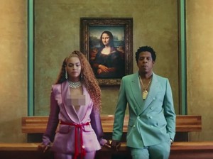 Museum Louvre Bikin Tur Spesial Beyonce & Jay Z