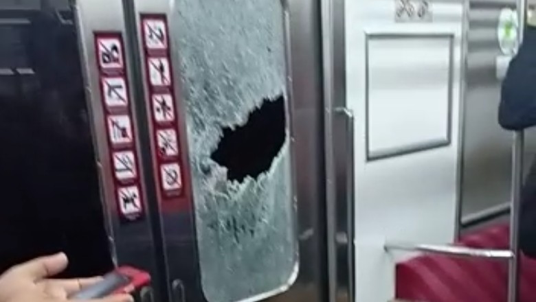 KCI: Pelemparan Batu ke KRL Biasa Terjadi di Musim Libur KCI: Pelemparan Batu ke KRL Biasa Terjadi di Musim Libur