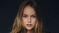 Sejak kecil Kristina Pimenova sudah memiliki pesona tersendiri. Ia bahkan dijuluki Gadis Tercantik Sedunia.  Foto: Dok. Instagram/kristinapimenova2005