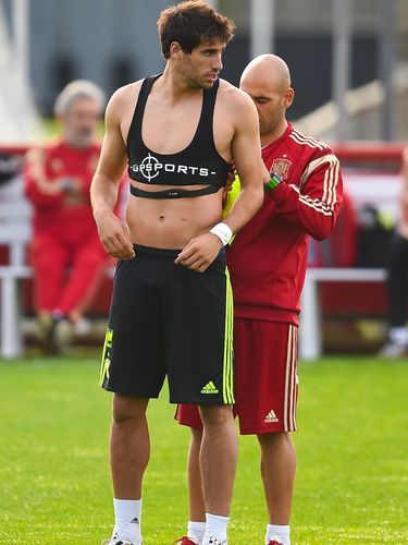 Bentuk yang ketat memungkinkan alat selalu ada kontak dengan tubuh.