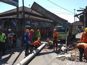 Evakuasi Truk di Ungaran Rampung, Lalin Semarang-Bawen Terurai