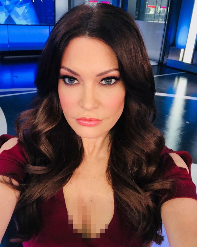 Sumber mengungkapkan bahwa Kimberly dan Melania Trump justru cepat akrab. Mereka punya banyak kesamaan. Keduanya Melania dan Kimberly mulai dari model dan putra mereka usianya sama, jadi ada banyak bahan obrolan, ungkap sumber seperti dikutip dari Hollywood Life.  Foto: Instagram (@kimberlyguilfoyle)