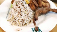 Kalau bosan menyantap nasi tutuhg oncom dengan lauk ayam. Burung puyuh Prancis yang digoreng renyah, bisa jadi menu lauk baru seperti pilihan @dapurempi. Foto: Instagram