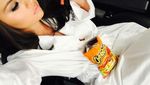 Ketahuan! Ini 10 Bukti Kalau Selena Gomez Doyan Es Krim hingga Cheetos